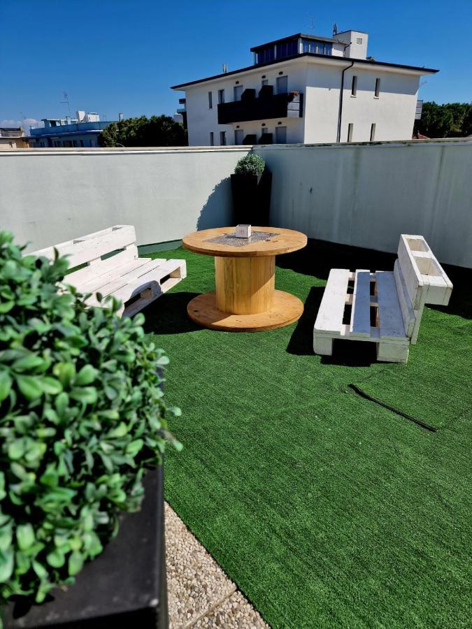 Hotel Orchidea Lignano Sabbiadoro Exterior foto