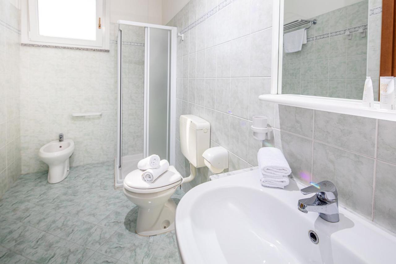Hotel Orchidea Lignano Sabbiadoro Exterior foto